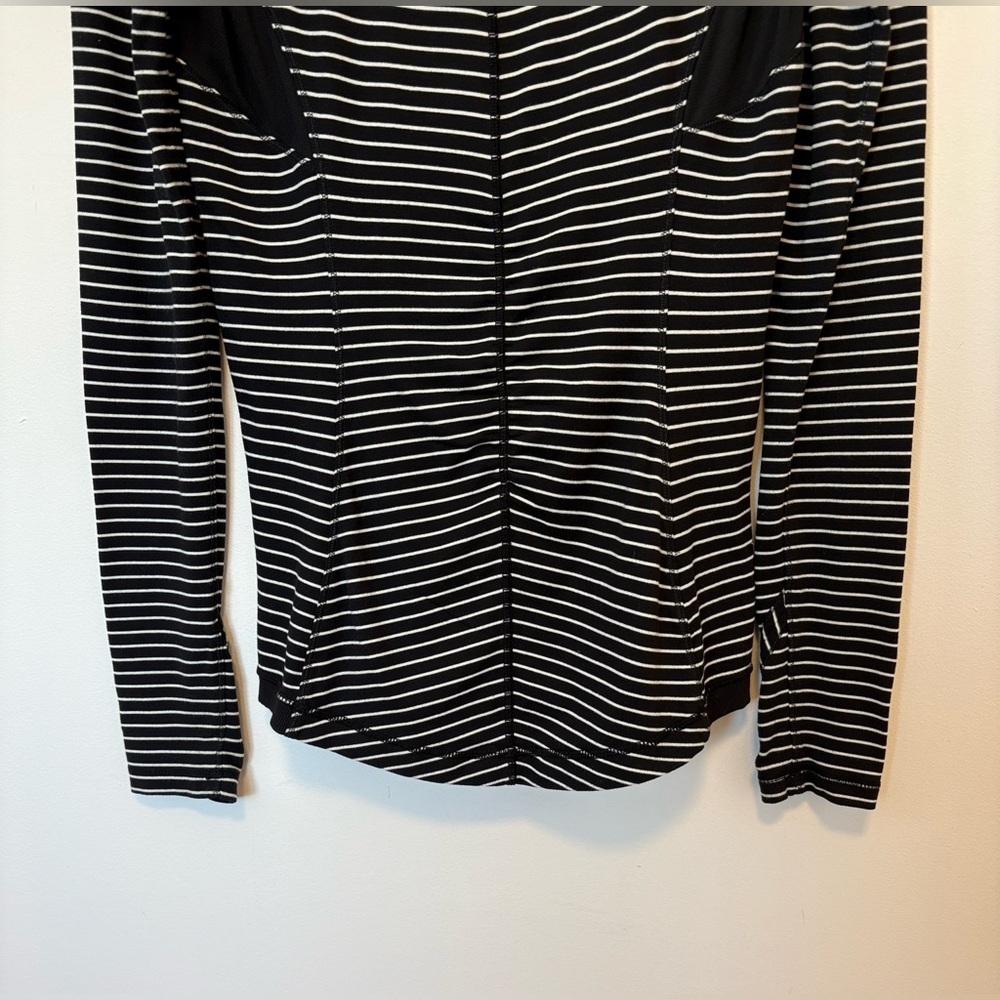 Lululemon Base Runner Long Sleeve , sz : 6 - Picture 9 of 12